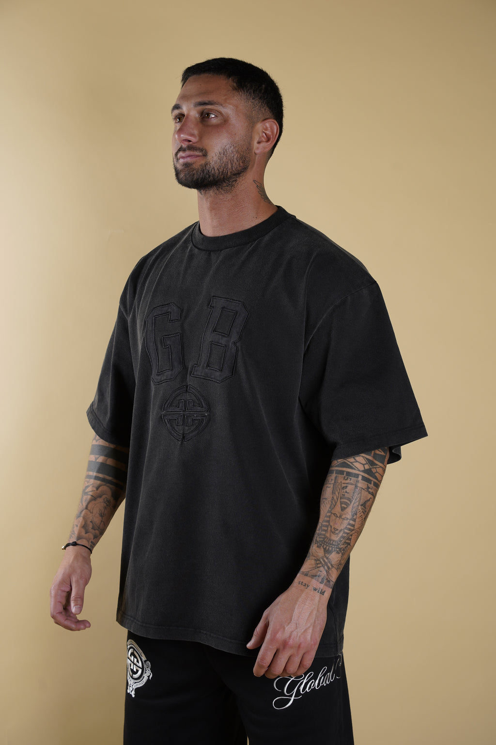 GB INITIAL BLACK WASHED T-SHIRT
