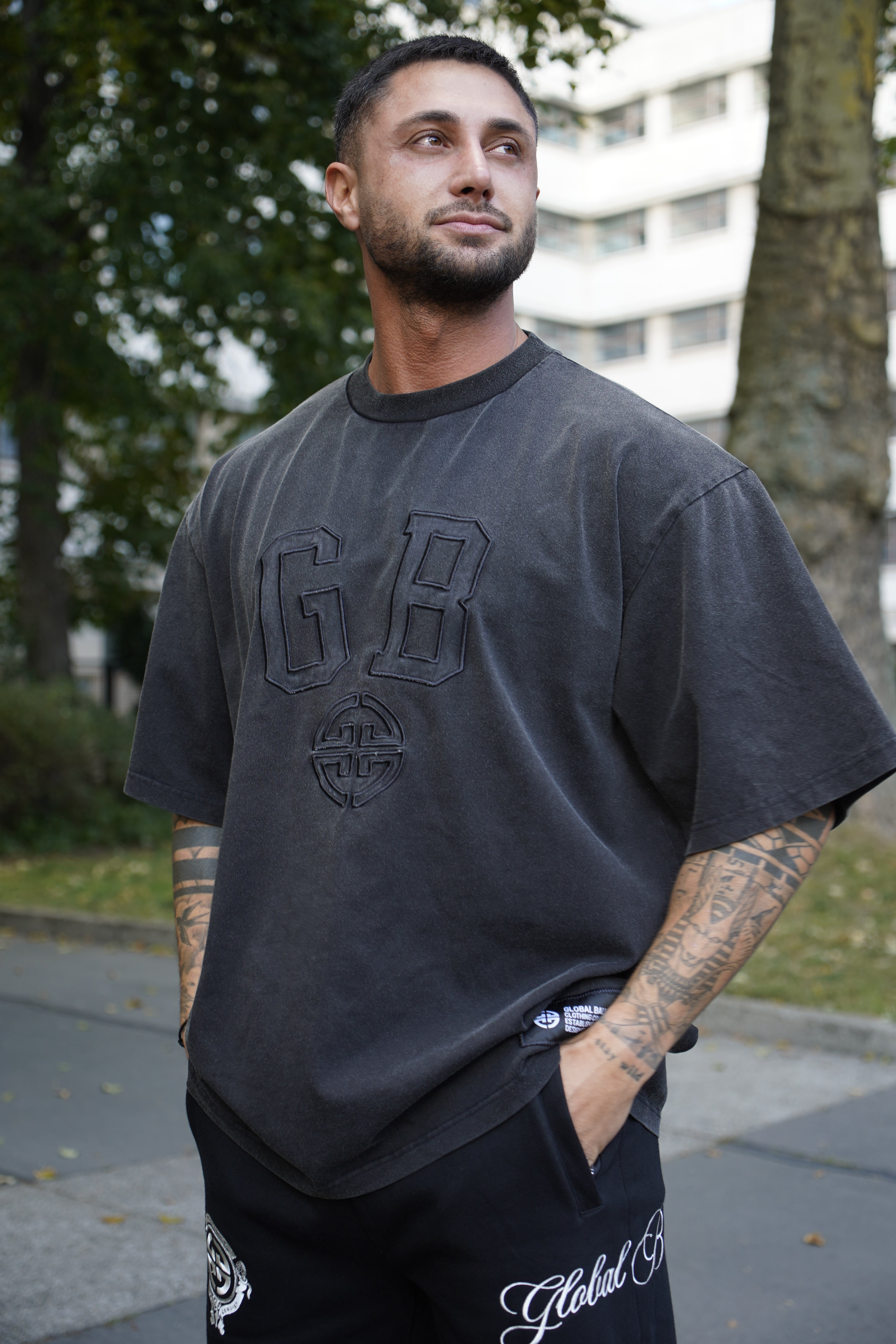 GB INITIAL BLACK WASHED T-SHIRT