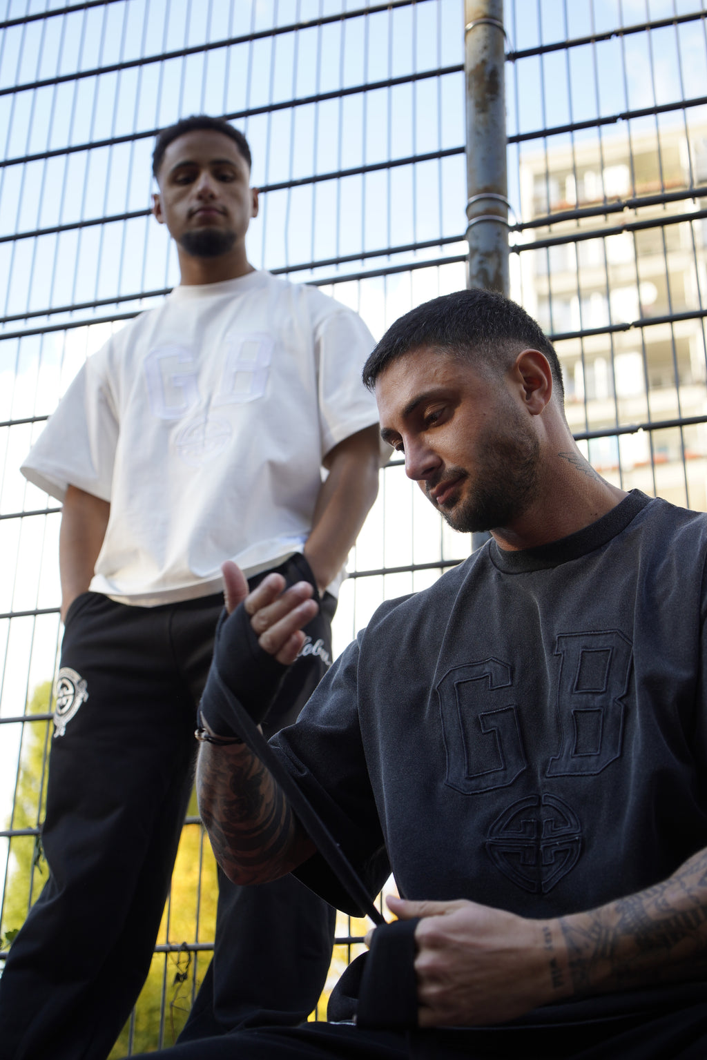 GB INITIAL BLACK WASHED T-SHIRT