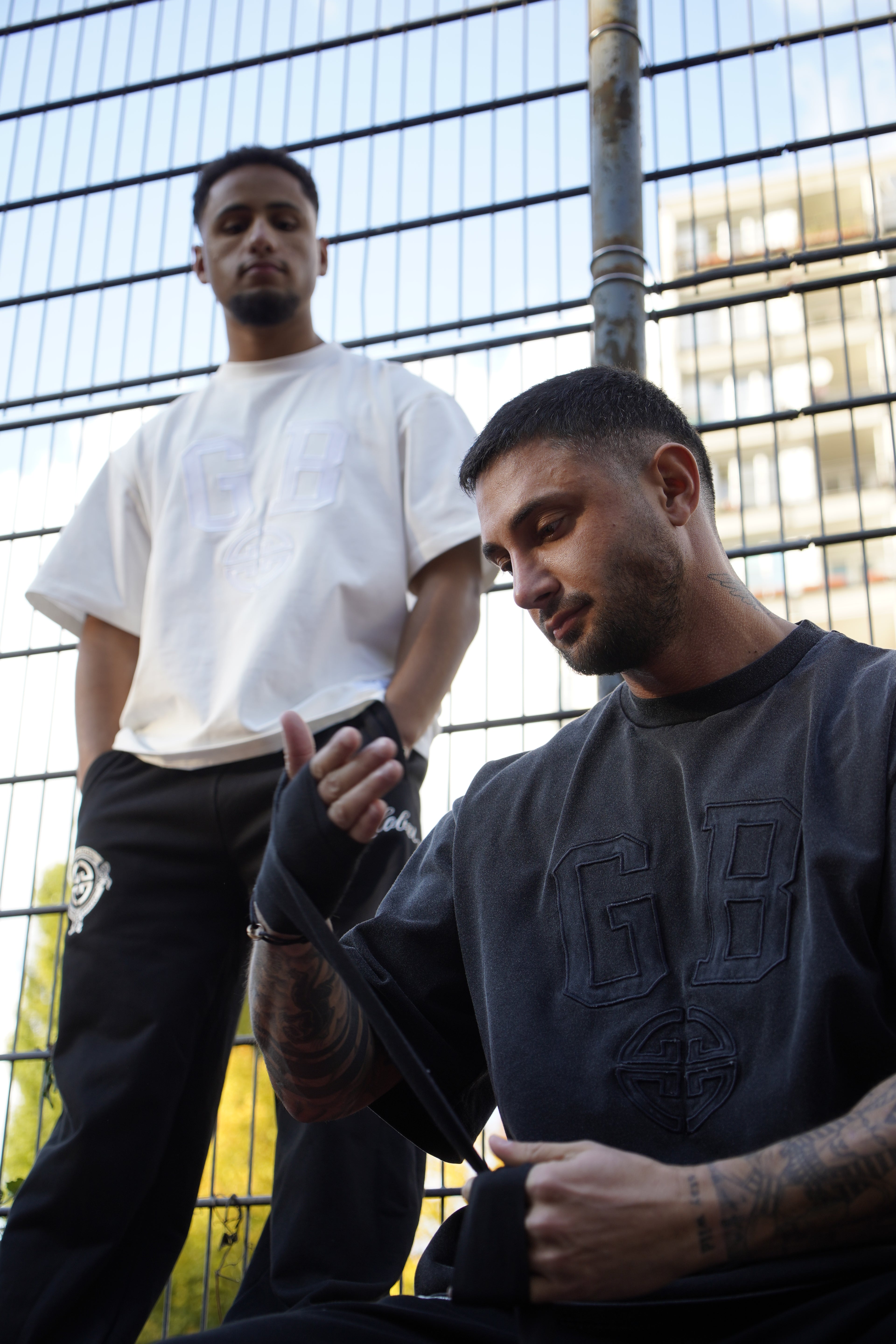 GB INITIAL BLACK WASHED T-SHIRT
